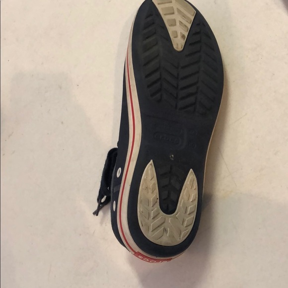 Croc shoes - Picture 2 of 3